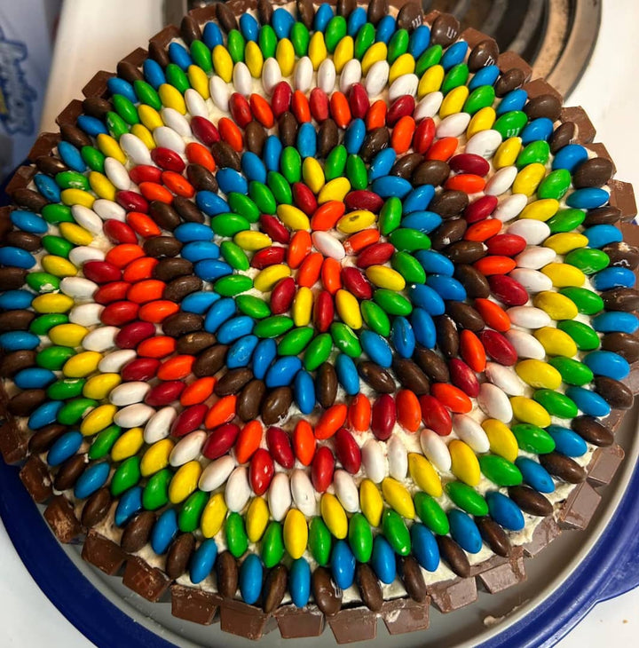 M&M cake k jit kat Border - Cookie Creation By Mary