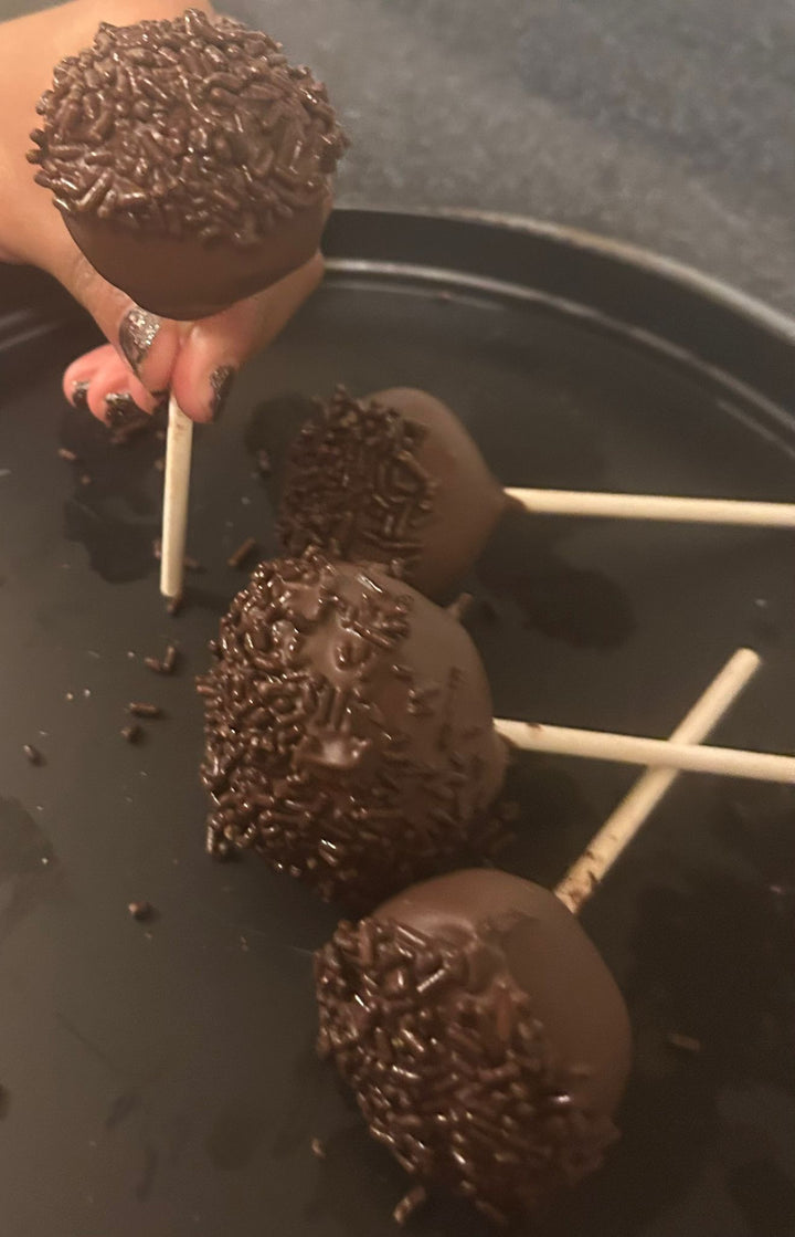 Chocolate Cake Pops - Cookie Creation By Mary